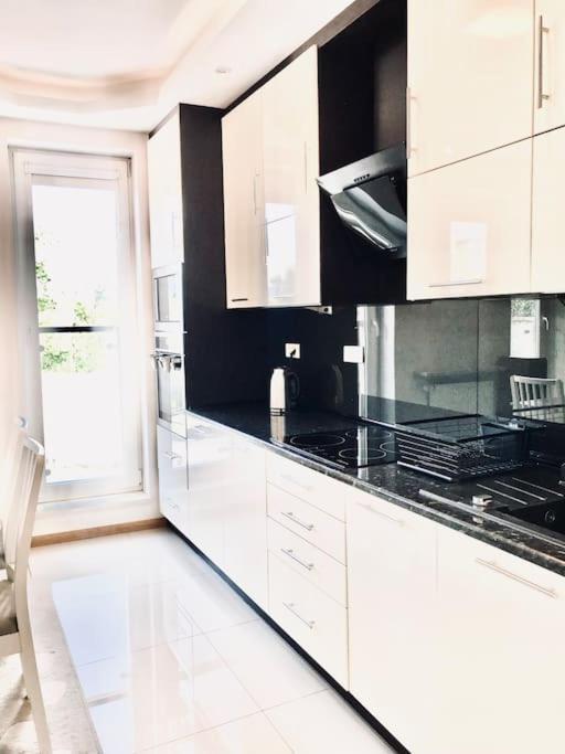 Nowoczesny Apartament Na Pradze Warszawa Eksteriør billede